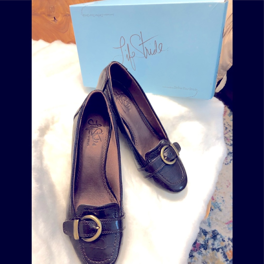 Life Stride Sz 7.5M Faux Croc Heels
